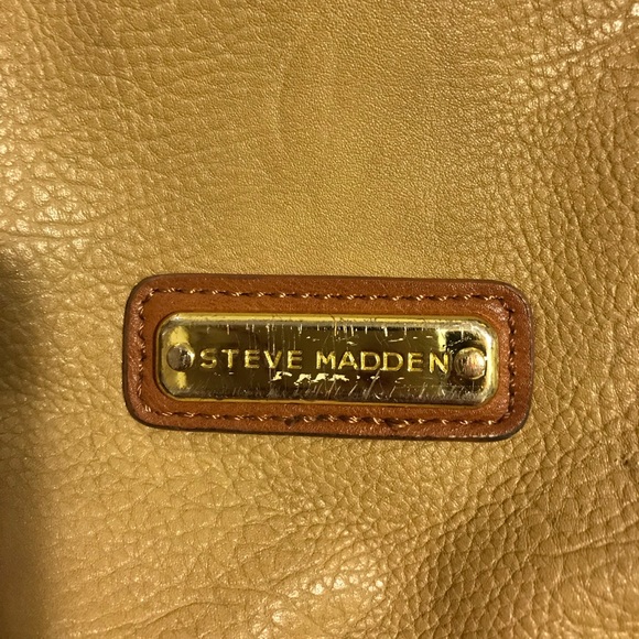 Steve Madden beige chain bag. - Picture 3 of 8
